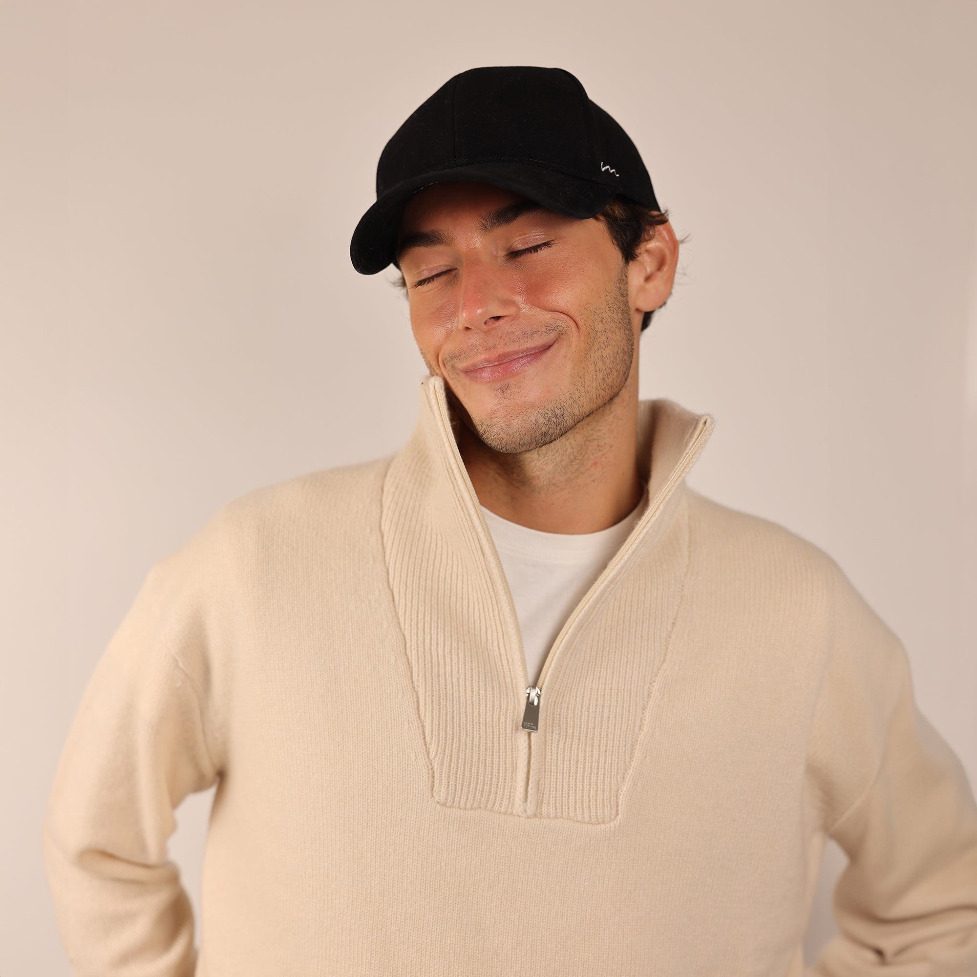 La petite casquette noire