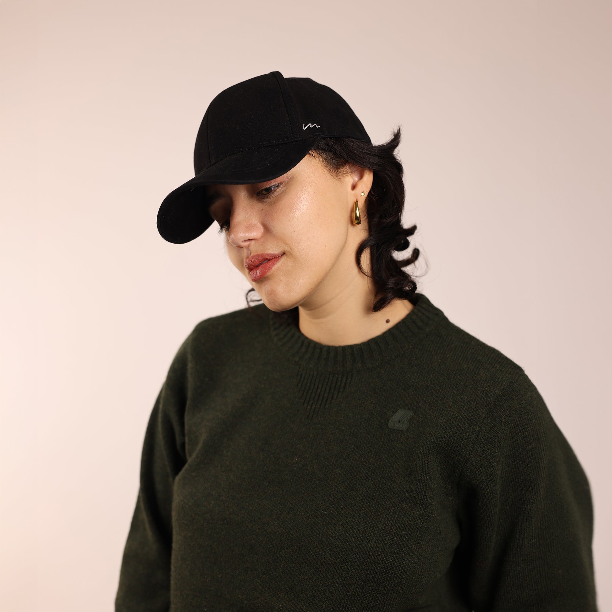 La petite casquette noire